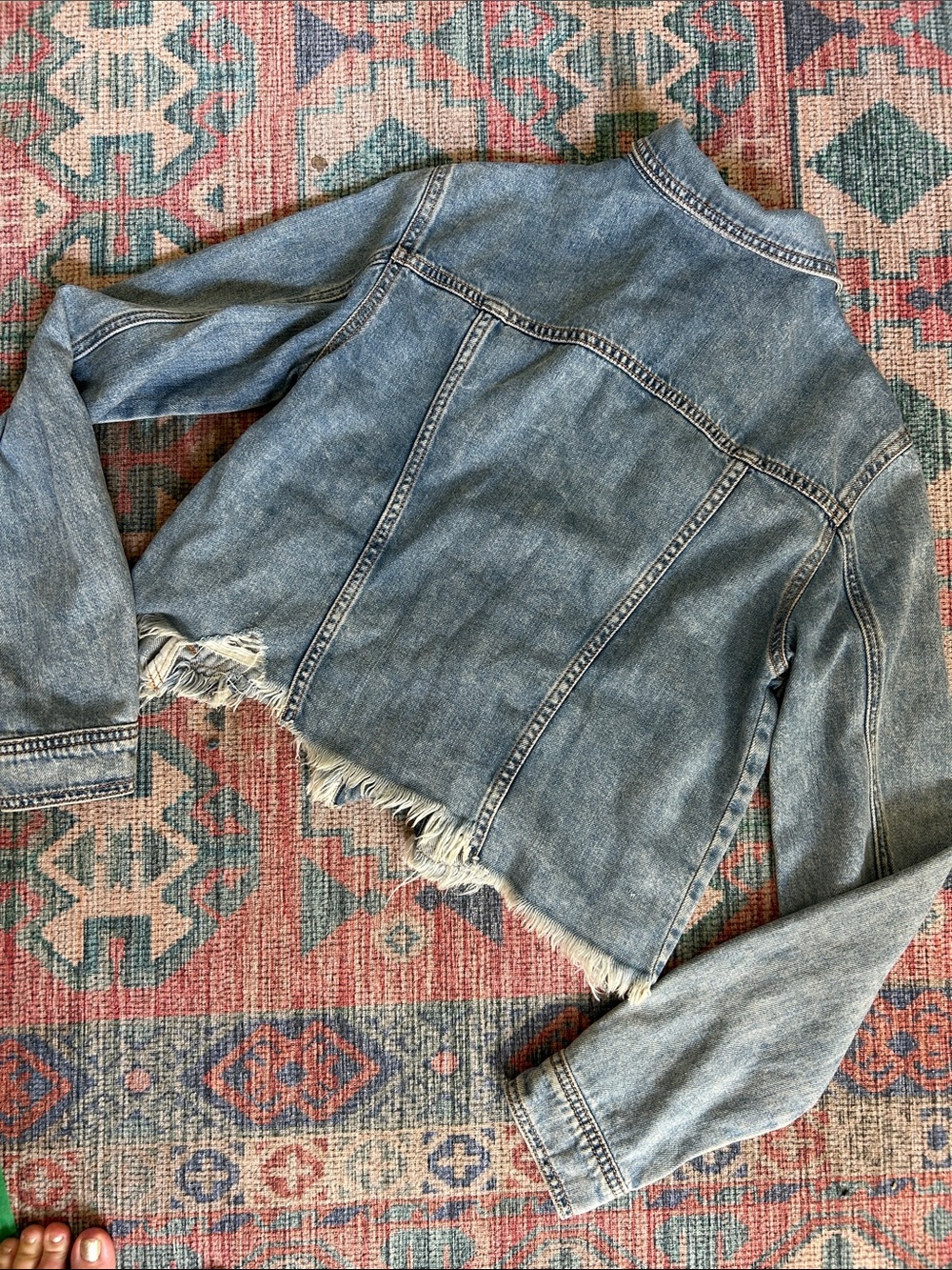 Raw hem denim jacket - Picture 2 of 3